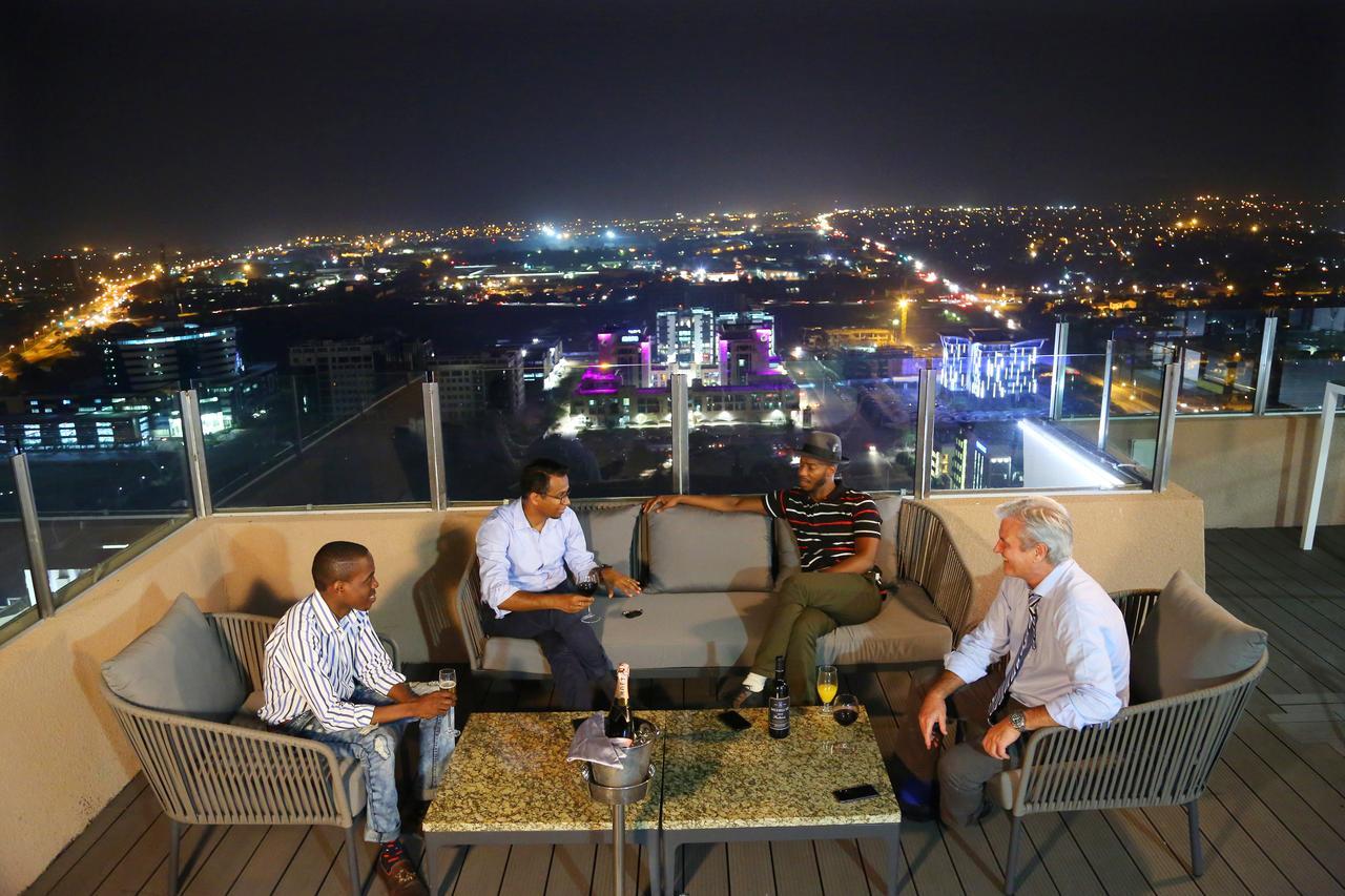 รูม50ทู Hotel กาโบโรเน ภายนอก รูปภาพ