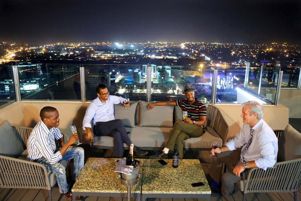 รูม50ทู Hotel กาโบโรเน ภายนอก รูปภาพ