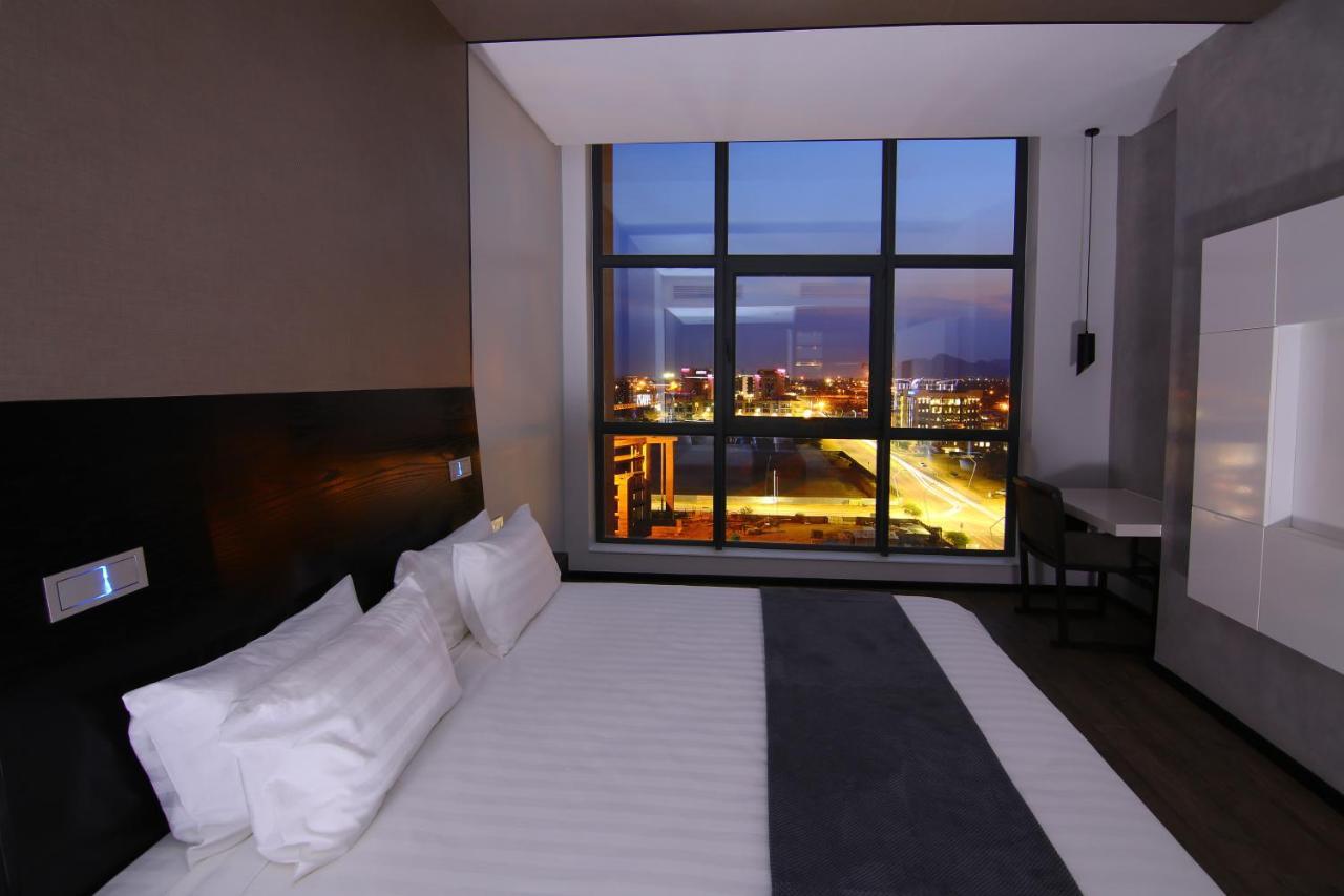 รูม50ทู Hotel กาโบโรเน ภายนอก รูปภาพ